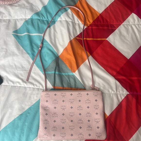 Pink MCM crossbody - Picture 4 of 10